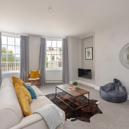 Georgian 2 Bed Apartment With 3 Bathrooms And Parking Exterior photo