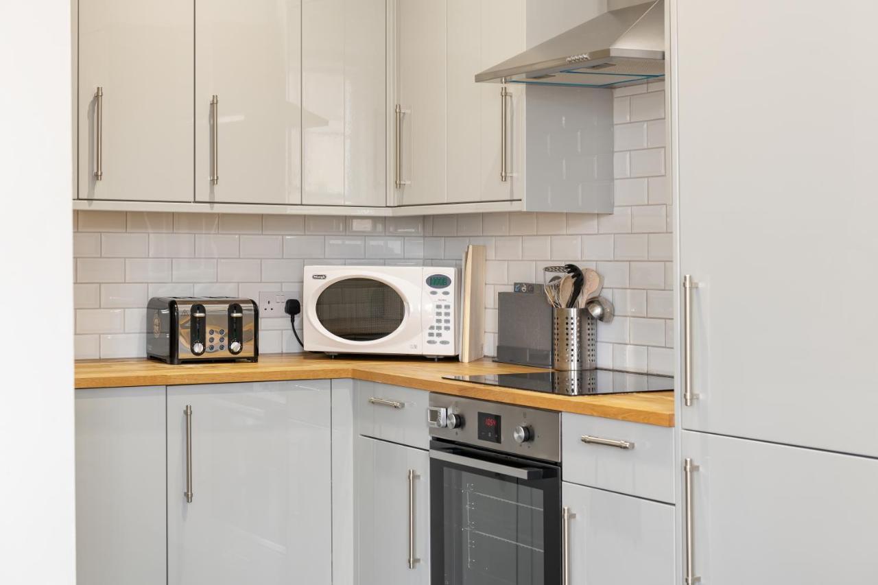 Georgian 2 Bed Apartment With 3 Bathrooms And Parking Exterior photo