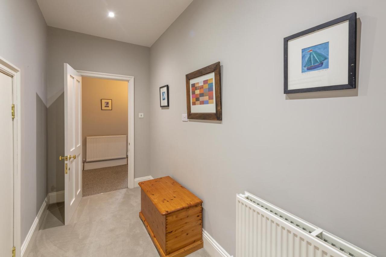 Georgian 2 Bed Apartment With 3 Bathrooms And Parking Exterior photo