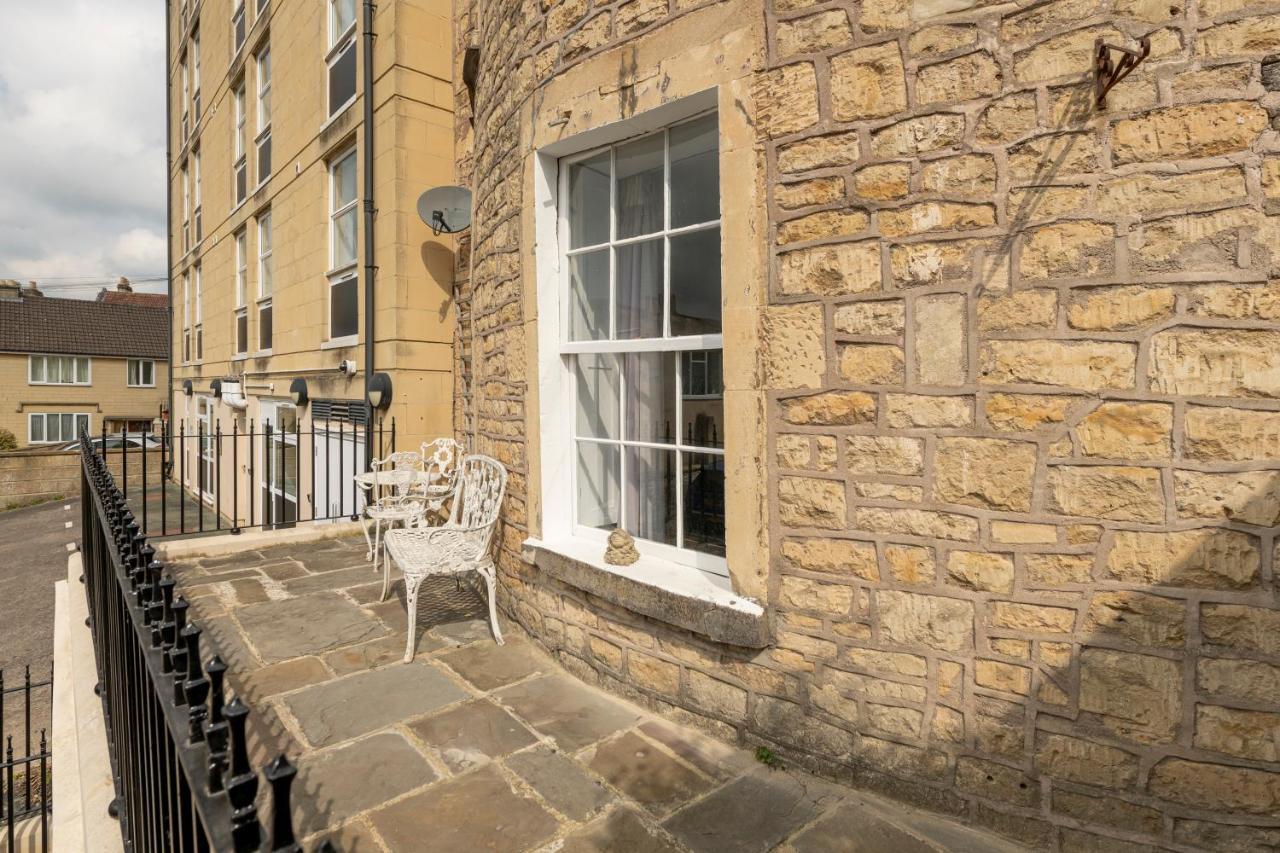 Georgian 2 Bed Apartment With 3 Bathrooms And Parking Exterior photo