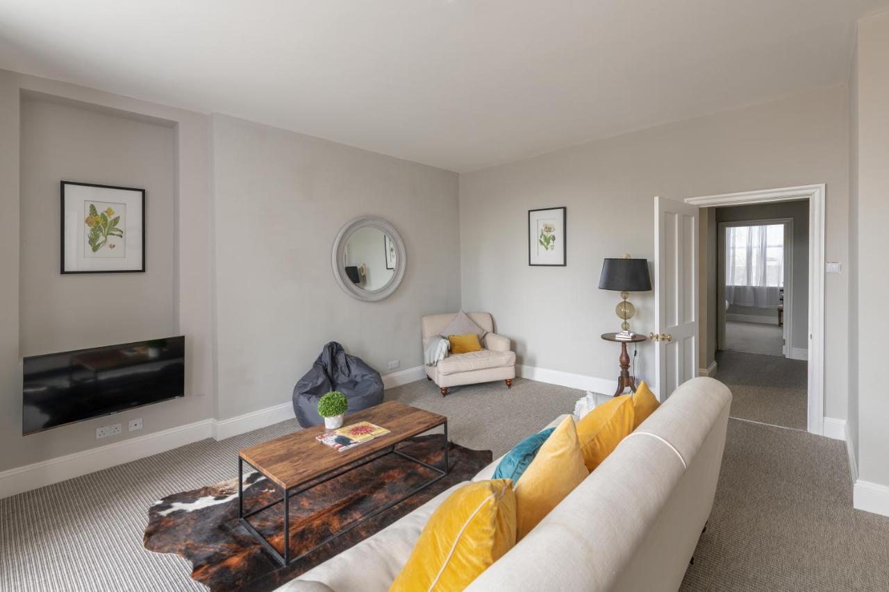 Georgian 2 Bed Apartment With 3 Bathrooms And Parking Exterior photo